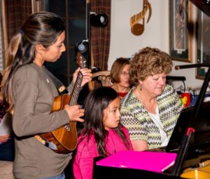 ukelele-and-piano-players